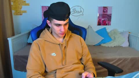 Snapshot of frank_mooree chatting on 02.17.25 Frank online show from 02.17.25