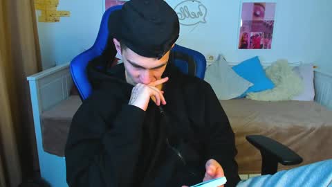 Snapshot of frank_mooree chatting on 02.18.25 Frank online show from 02.18.25