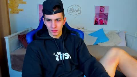 Snapshot of frank_mooree chatting on 02.21.25 Frank online show from 02.21.25