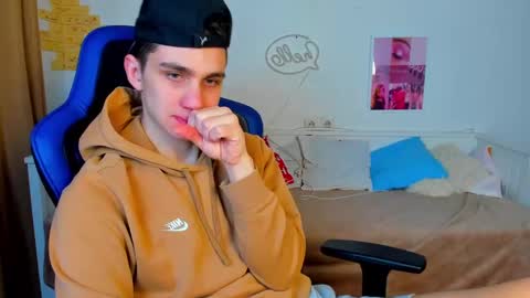 Snapshot of frank_mooree chatting on 03.06.25 Frank online show from 03.06.25