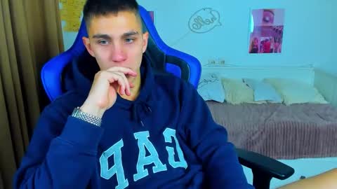 Snapshot of frank_mooree chatting on 09.09.25 Frank online show from 09.09.25