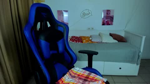 Snapshot of frank_mooree chatting on 11.07.25 Frank online show from 11.07.25