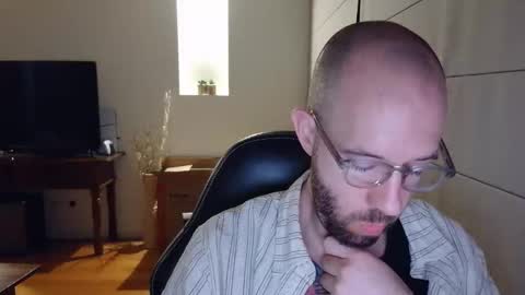 frank_perry2332 online show from 04.28.26