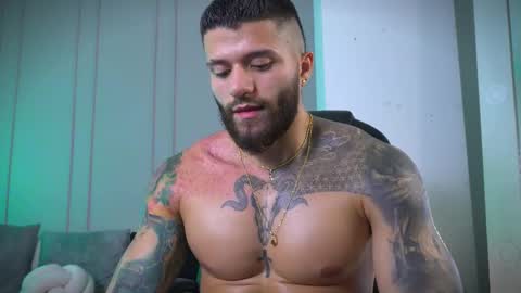 Frank Farrell. Hey remember to give me a thumbs up Ty online show from 11.08.25