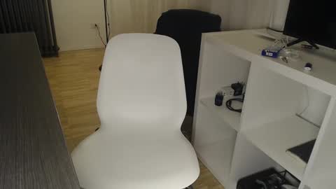 Snapshot of frasalv chatting on 11.29.25 francescosal online show from 11.29.25