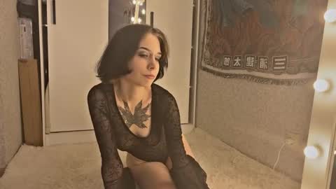 mistress Bastet and  mintcola online show from 10.11.25