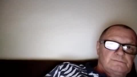 Snapshot of frauenfeind1 chatting on 09.11.25 Wolfi online show from 09.11.25