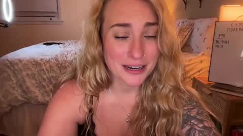 Snapshot of frayfitz chatting on 03.02.26 Fray online show from 03.02.26