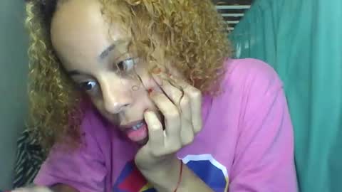 Snapshot of freakjawn1992 chatting on 01.01.25 FreakJawn online show from 01.01.25