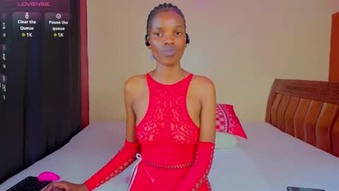 Snapshot of freakky_nessa chatting on 09.15.25 Nessa-Independent model online show from 09.15.25