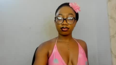 Snapshot of freaky_ebonygirl chatting on 10.22.25 Freaky ebonygirl online show from 10.22.25