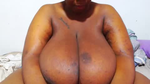 Snapshot of freakyboobsxx chatting on 01.09.25 Kimmy online show from 01.09.25