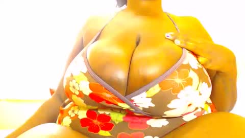 Snapshot of freakyboobsxx chatting on 02.11.25 Kimmy online show from 02.11.25