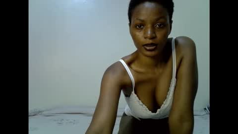 Snapshot of freakymia99 chatting on 12.04.25 mia online show from 12.04.25