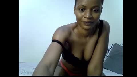 Snapshot of freakymia99 chatting on 12.15.25 mia online show from 12.15.25