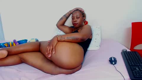 Snapshot of freakyscarlrt00 chatting on 09.13.25 FreakyScarlet00 online show from 09.13.25