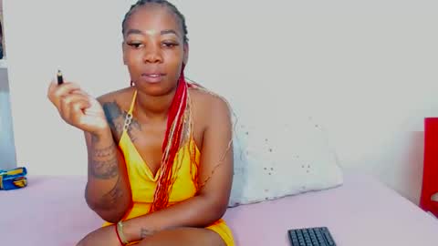 Snapshot of freakyscarlrt00 chatting on 09.25.25 FreakyScarlet00 online show from 09.25.25