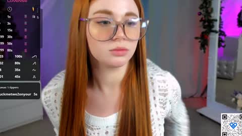 Snapshot of freckle_diyana chatting on 01.10.25 Diyana online show from 01.10.25