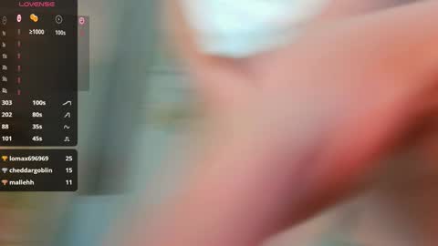 Snapshot of freckle_diyana chatting on 02.08.25 Diyana online show from 02.08.25