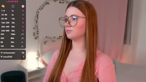 Snapshot of freckle_diyana chatting on 02.12.25 Diyana online show from 02.12.25