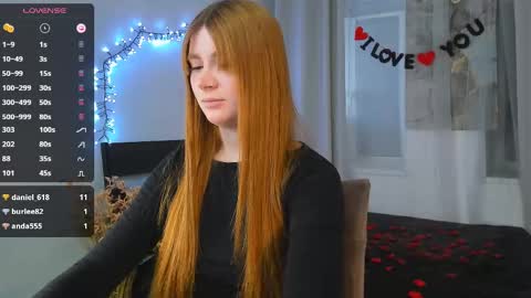 Snapshot of freckle_diyana chatting on 02.15.25 Diyana online show from 02.15.25