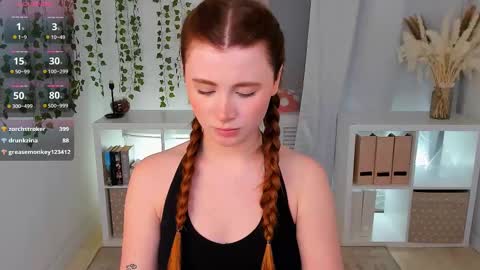 Snapshot of freckle_diyana chatting on 03.08.25 Diyana online show from 03.08.25