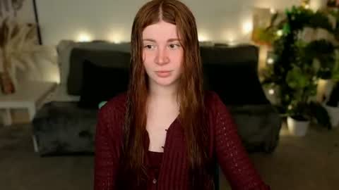 Snapshot of freckle_diyana chatting on 06.12.26 Diyana online show from 06.12.26
