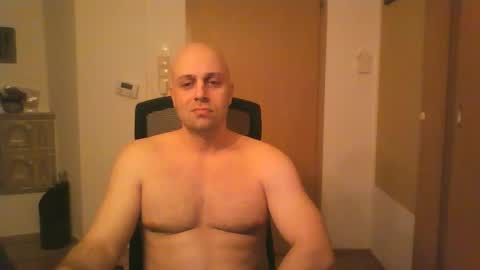 Snapshot of freddow chatting on 01.08.25 freddow online show from 01.08.25