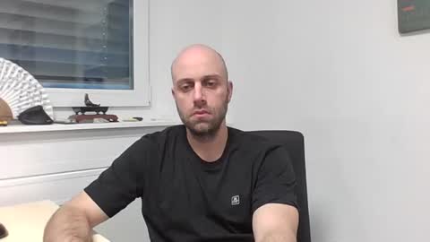 Snapshot of freddow chatting on 11.05.25 freddow online show from 11.05.25