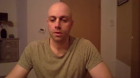 Snapshot of freddow chatting on 11.22.25 freddow online show from 11.22.25