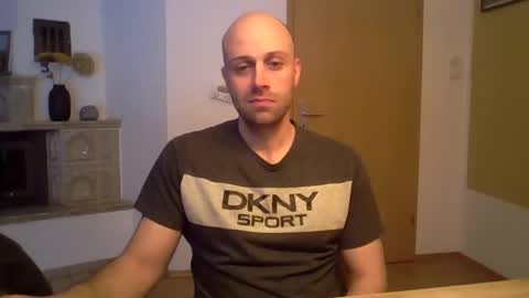 Snapshot of freddow chatting on 11.26.25 freddow online show from 11.26.25