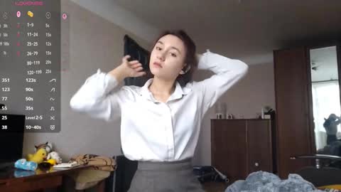 Snapshot of fredmurrietta chatting on 11.12.25 Mia online show from 11.12.25