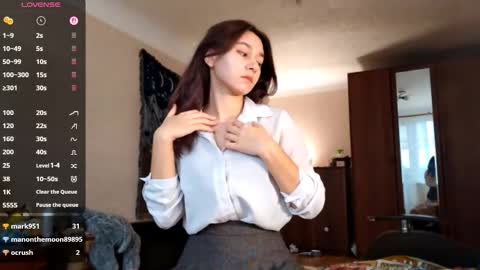 Snapshot of fredmurrietta chatting on 11.17.25 Mia online show from 11.17.25