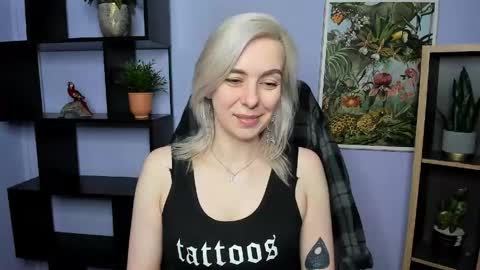 Snapshot of freeanne chatting on 05.26.26 Anne online show from 05.26.26
