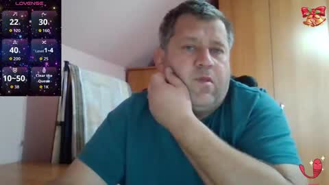 Snapshot of freeboy80180 chatting on 11.30.25 freeboy80180 online show from 11.30.25