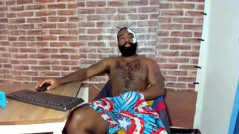 Snapshot of freedom_24 chatting on 06.10.26 shakur online show from 06.10.26