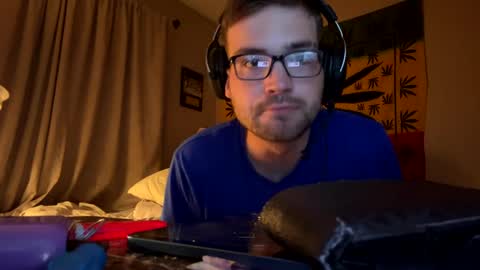 Snapshot of freezeskiii chatting on 09.16.25 freezeskiii online show from 09.16.25