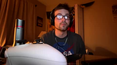 Snapshot of freezeskiii chatting on 09.18.25 freezeskiii online show from 09.18.25