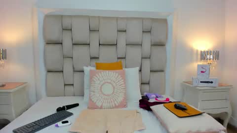 Frehia   online show from 09.28.25