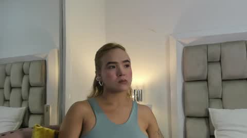 Snapshot of frehia_dimou chatting on 08.06.26 Frehia online show from 08.06.26