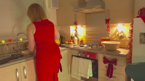 Louise or Lou 3 online show from 12.23.24