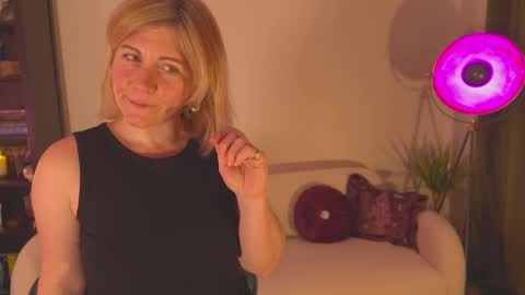 Louise or Lou 3 online show from 02.12.25