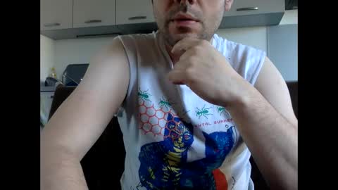 Snapshot of frenchy_from_paris chatting on 04.04.26 frenchy_from_paris online show from 04.04.26