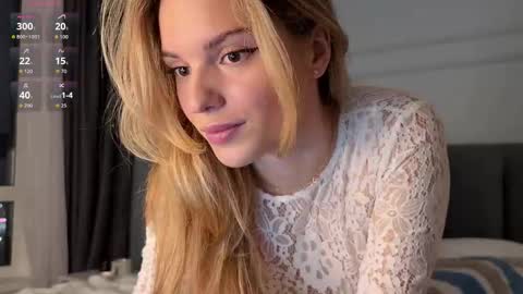 Snapshot of frenzyfoxs chatting on 12.02.25 Jason and Sonya online show from 12.02.25