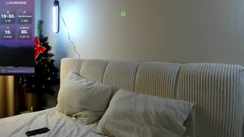 Snapshot of fresh_b1ood chatting on 01.05.25 Alex or Andrzej online show from 01.05.25