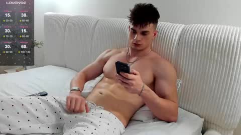 Snapshot of fresh_b1ood chatting on 03.08.25 Alex or Andrzej online show from 03.08.25