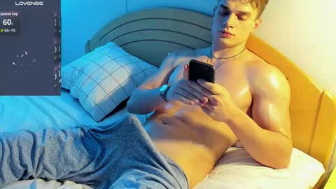 Snapshot of fresh_b1ood chatting on 10.06.25 Alex or Andrzej online show from 10.06.25