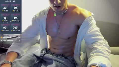 Snapshot of fresh_b1ood chatting on 11.24.25 Alex or Andrzej online show from 11.24.25