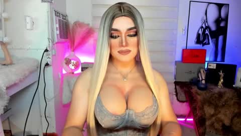 Snapshot of freya_lovestocum chatting on 09.25.25 Miss Frea online show from 09.25.25