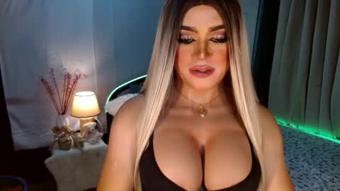 Snapshot of freya_lovestocum chatting on 10.17.25 Miss Frea online show from 10.17.25